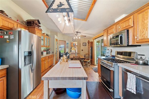 Dining room, Interior, Kitchen, Stainless Steel Appliances, Wood Texture Flooring