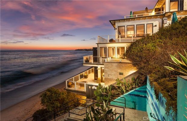 Exterior, Pool, Water