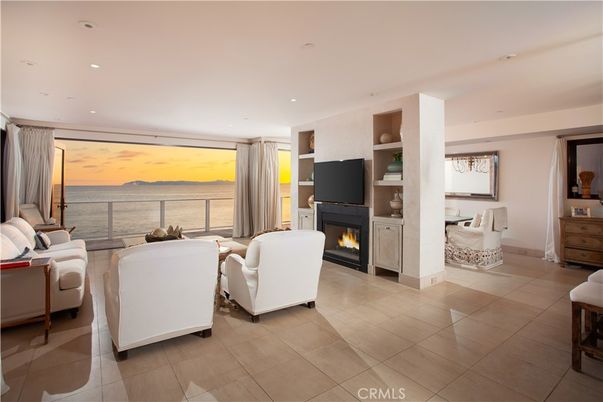 Fireplace, Interior, Living room, Recessed Lighting, Water