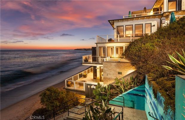 Exterior, Pool, Water