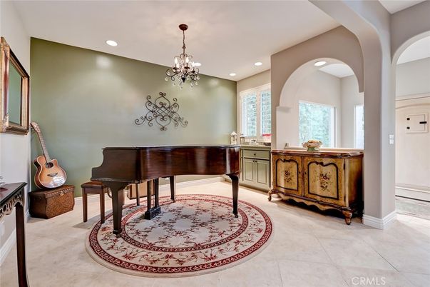 Chandelier, Interior, Piano, Recessed Lighting