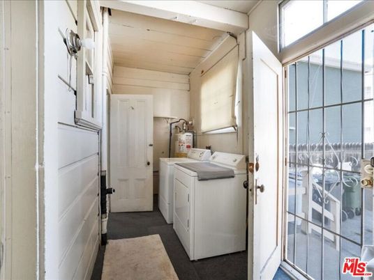 Interior, Washer, Wooden Ceilings