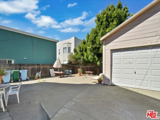Detached Garage, Exterior