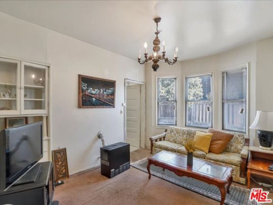 Chandelier, Interior, Living room