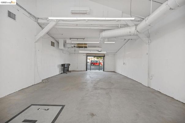 Garage, Interior