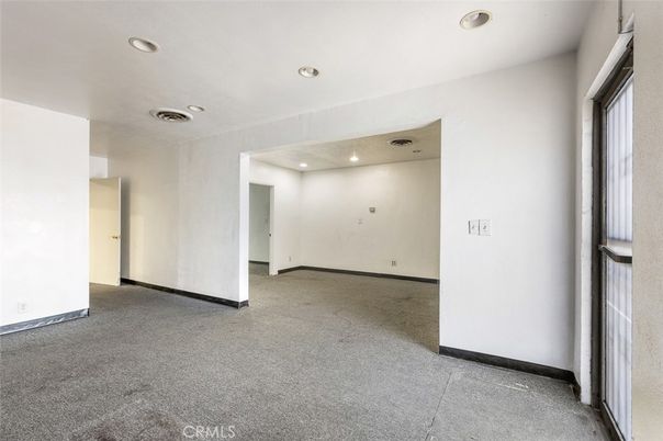 Empty room, Interior, Recessed Lighting