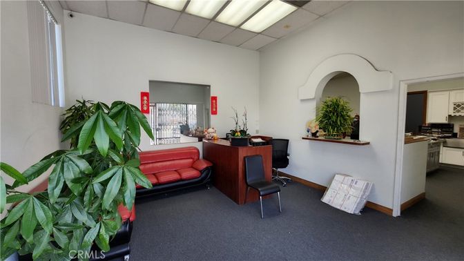 Home Office, Interior