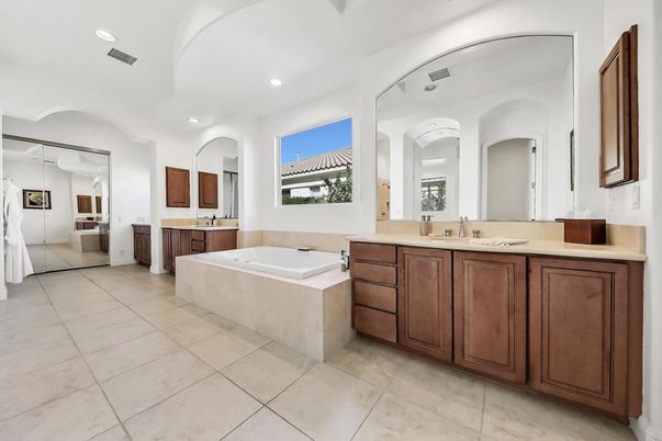 Bathroom, Dual Sink Vanities, Interior, Recessed Lighting