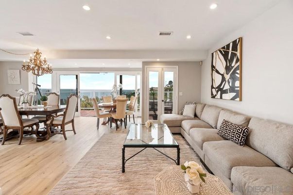 Chandelier, Dining room, Interior, Living room, Recessed Lighting, Water, Wood Texture Flooring