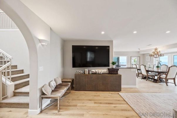 Chandelier, Dining room, Interior, Recessed Lighting, Wood Texture Flooring