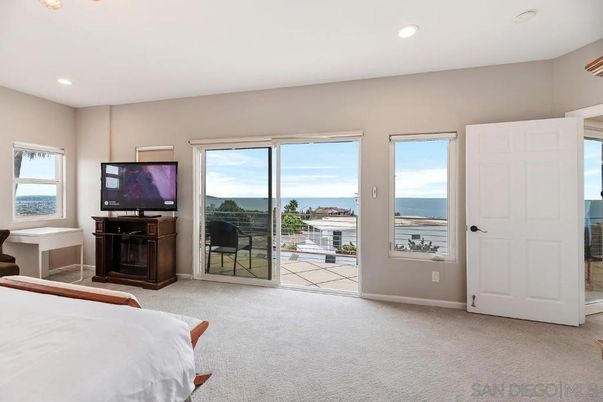 Bedroom, Interior, Recessed Lighting, Water