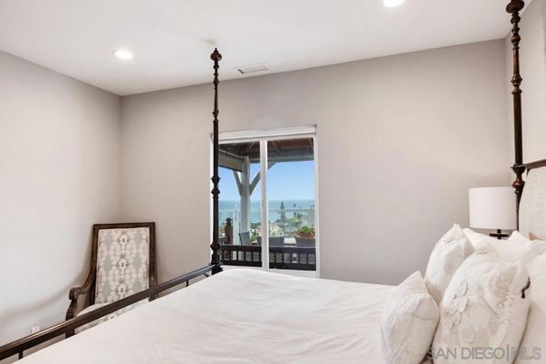 Bedroom, Interior, Recessed Lighting, Water