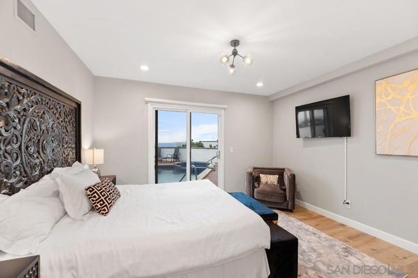 Bedroom, Interior, Recessed Lighting, Water, Wood Texture Flooring