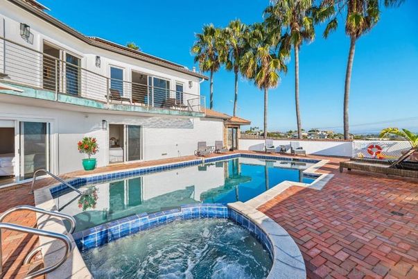 Exterior, Pool, Water