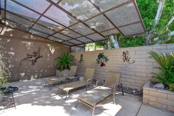 Exterior, Sun Room