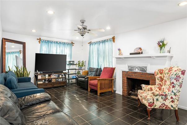 Fireplace, Interior, Living room, Recessed Lighting
