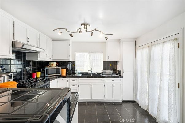 Interior, Kitchen, Tile Countertops