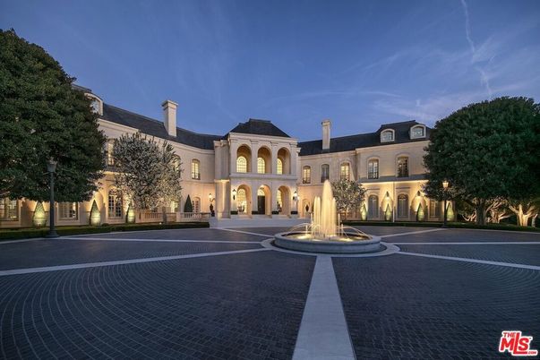 Exterior, Facade, French Provincial