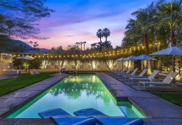 Exterior, Pool