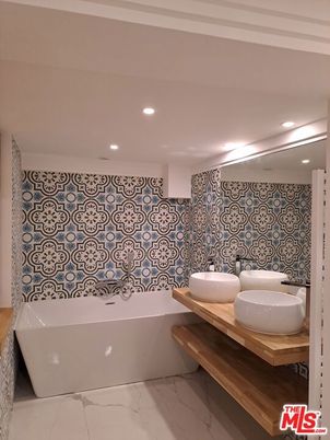 Bathroom, Dual Sink Vanities, Free Standing Baths, Interior, Marble, Recessed Lighting