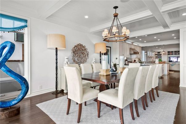 Chandelier, Dining room, Interior, Kitchen, Pendant Lights, Recessed Lighting, Wood Texture Flooring