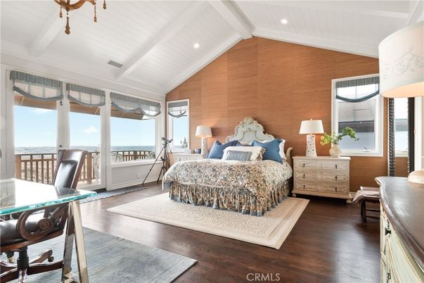 Bedroom, Interior, Recessed Lighting, Water, Wood Texture Flooring