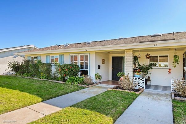 Exterior, Facade, Ranch