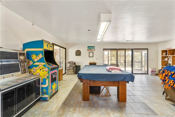 Game Room, Interior