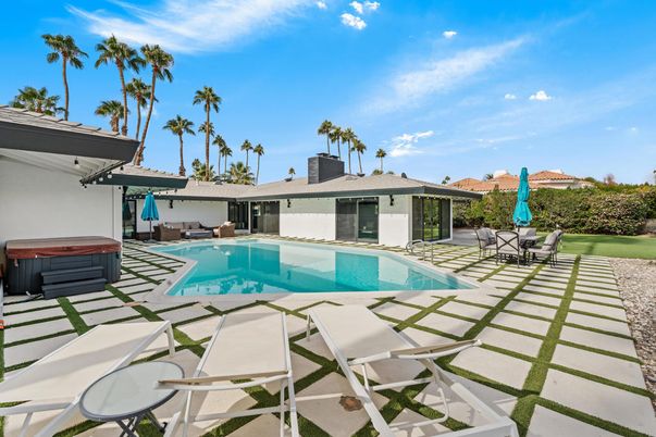 Exterior, Hot Tub, Pool