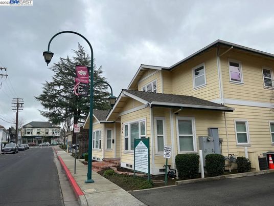 Exterior, Facade, American Craftsman