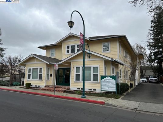 Exterior, Facade, American Craftsman
