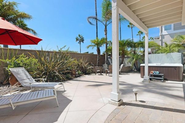Exterior, Hot Tub