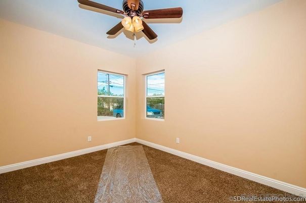 Empty room, Interior