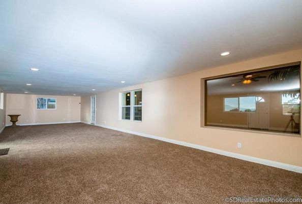 Empty room, Interior, Recessed Lighting