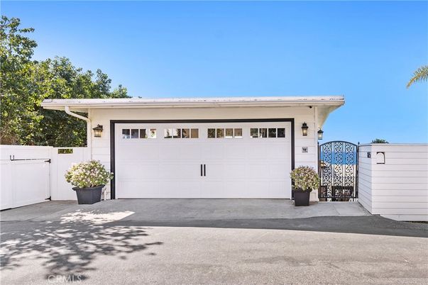 Detached Garage, Exterior