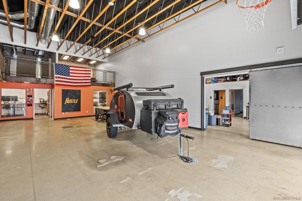 Garage, Interior