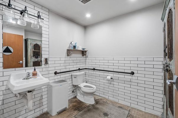 Bathroom, Interior, Recessed Lighting