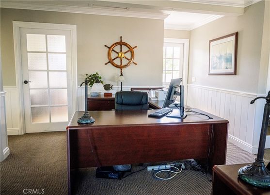 Home Office, Interior