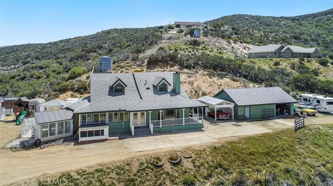Exterior, Drone
