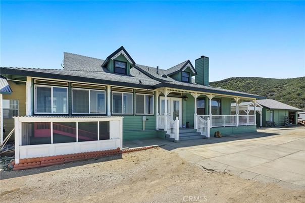Exterior, Facade, Cape Cod