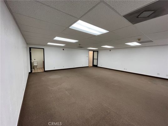 Empty room, Interior, Projection Screen, Recessed Lighting