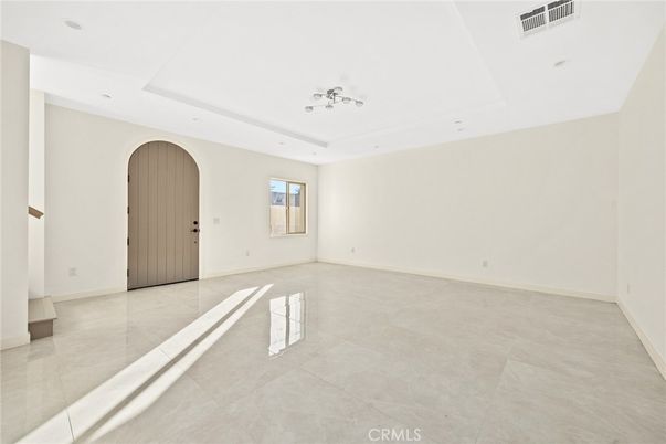 Empty room, Interior, Recessed Lighting