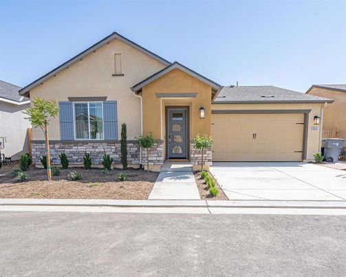 Attached, Exterior, Facade, American Craftsman