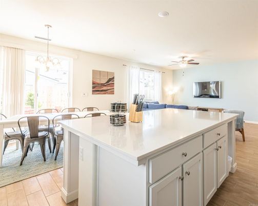 Chandelier, Dining room, Interior, Recessed Lighting, Wood Texture Flooring