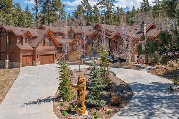 Attached, Exterior, Facade, Log Home