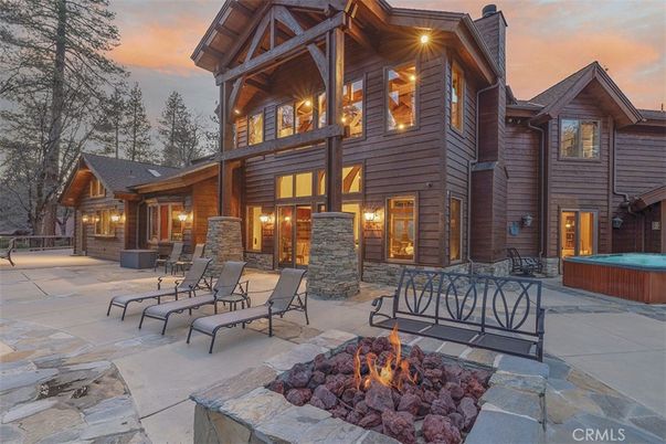 Exterior, Hot Tub