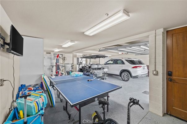 Game Room, Garage, Interior
