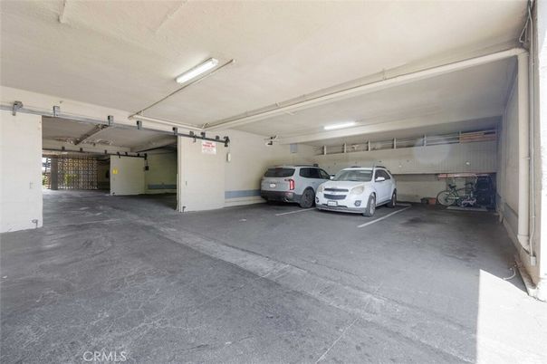 Garage, Interior