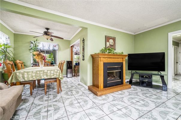 Dining room, Fireplace, Interior