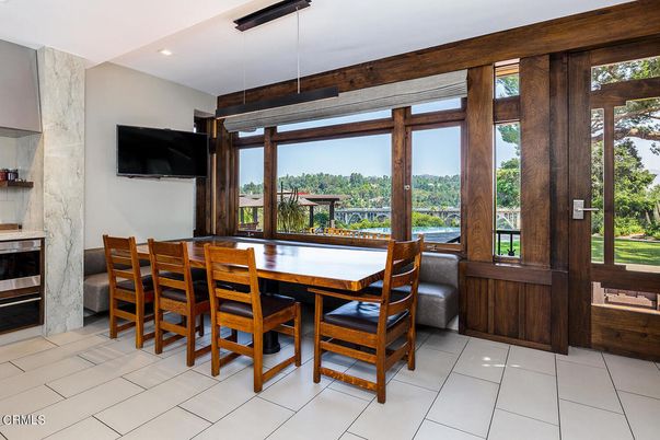 Dining room, Interior, Pendant Lights, Recessed Lighting, Water